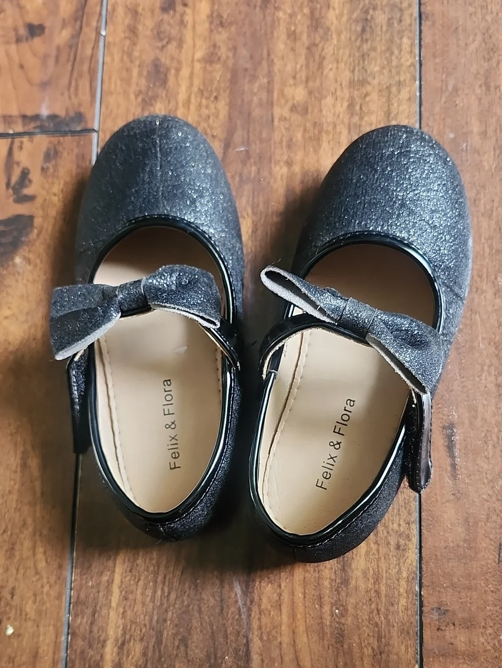 Felix & Flora Toddler Size 9 Black Glitter Bow Shoes